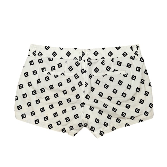 Old Navy Black & White Ikat Shorts size 4✨ - Picture 6 of 9